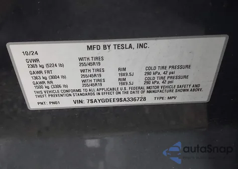 2025 Tesla Model Y Long Range Dual Motor All-Wheel Drive z USA, uszkodzony, nr VIN 7SAYGDEE9SA336728